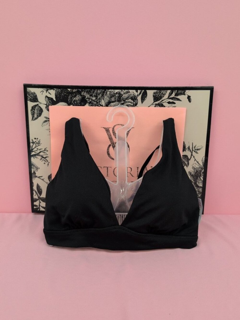 Victoria Secret PINK Relay Criss Cross Plunge Sports Bra Medium Black
